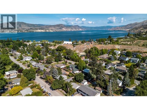 Photo 2 of 725 Ritchie Avenue, Naramata Village