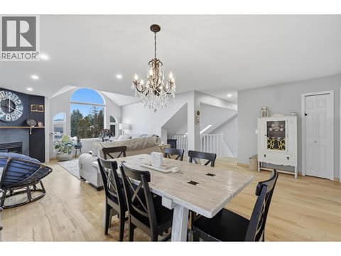 Photo 3 of 2435 DRUMMOND Court, Aberdeen, Kamloops