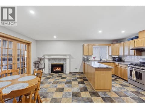 Photo 4 of 2435 DRUMMOND Court, Aberdeen, Kamloops