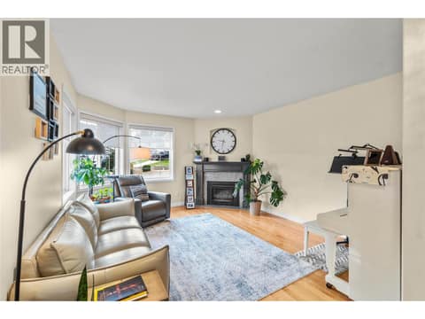 Photo 12 of 870 Regent Crescent, Aberdeen, Kamloops