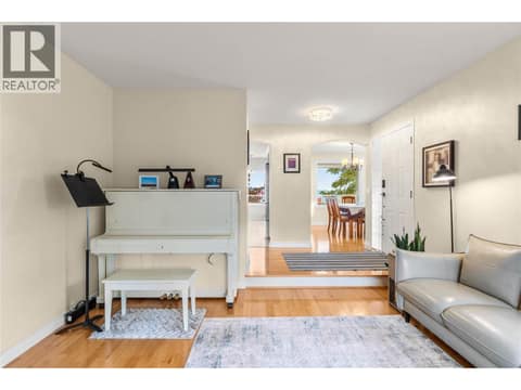 Photo 13 of 870 Regent Crescent, Aberdeen, Kamloops