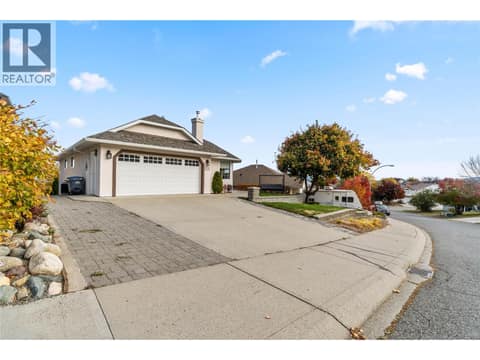 Photo 35 of 870 Regent Crescent, Aberdeen, Kamloops