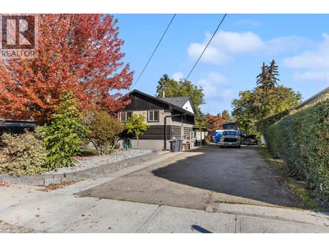 Photo 4 of 1210 Centennial Crescent, Glenmore, Kelowna