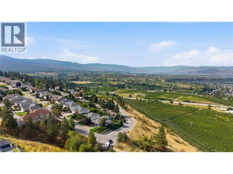 Photo 1 of 724 Lone Pine Drive, Black Mountain, Kelowna