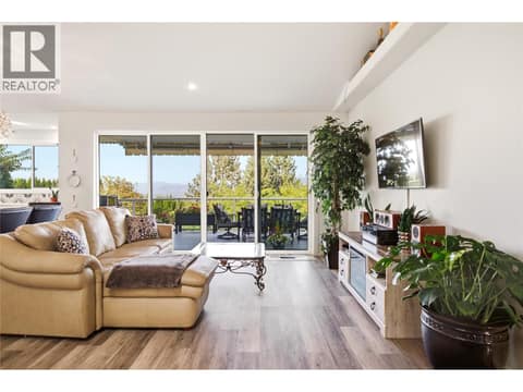 Photo 15 of 724 Lone Pine Drive, Black Mountain, Kelowna