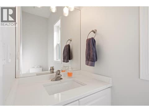 Photo 33 of 724 Lone Pine Drive, Black Mountain, Kelowna