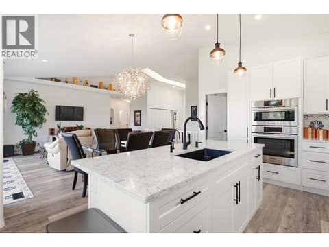 Photo 9 of 724 Lone Pine Drive, Black Mountain, Kelowna