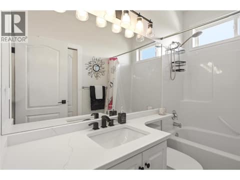 Full bathroom (main floor) at 724 Lone Pine Drive, Black Mountain, Kelowna