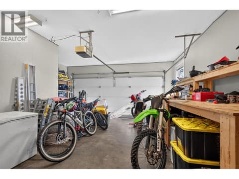 Double Garage at 1212 Cerise Drive, Glenmore, Kelowna