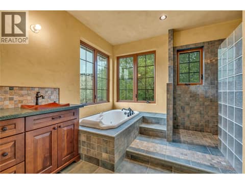 Master Ensuite at 18005 Whitfield Road, Summerland Rural