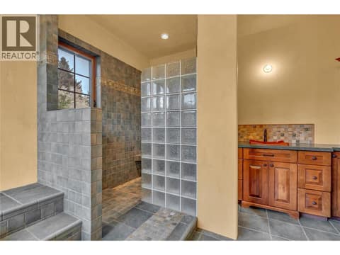 Master Ensuite at 18005 Whitfield Road, Summerland Rural