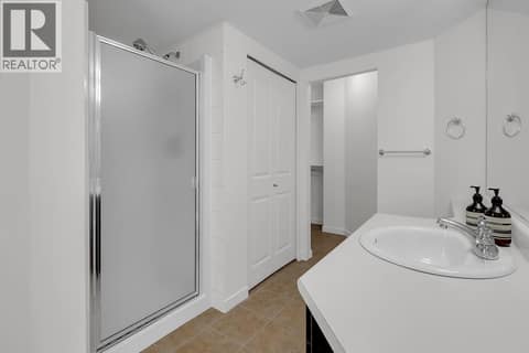 Spacious bathroom and laundry at 533 Yates Road Unit# 100, North Glenmore, Kelowna