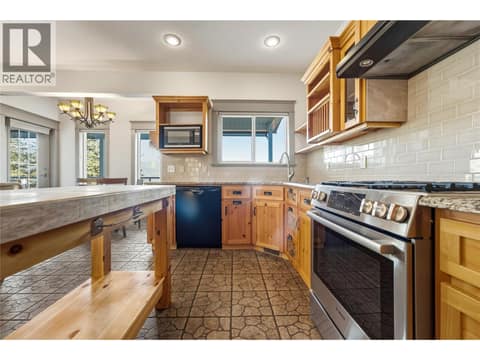 Photo 21 of 55 Peregrine Way, Adventure Bay, Vernon