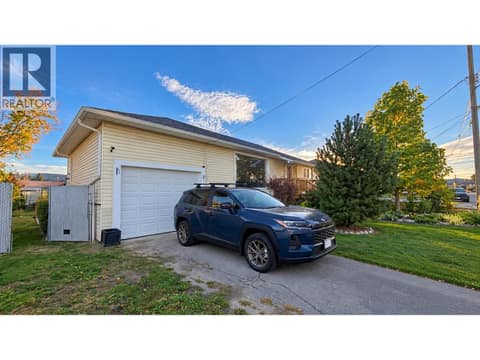 Photo 3 of 266 CHESTNUT Avenue, North Kamloops