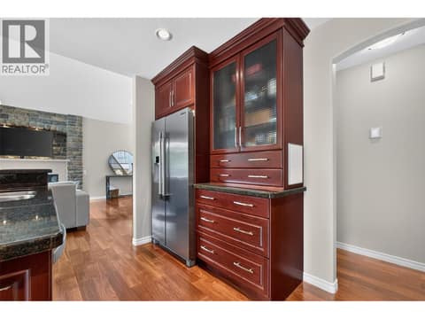 Photo 11 of 2512 Selkirk Drive, Dilworth Mountain, Kelowna