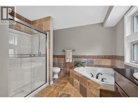 Photo 30 of 2512 Selkirk Drive, Dilworth Mountain, Kelowna