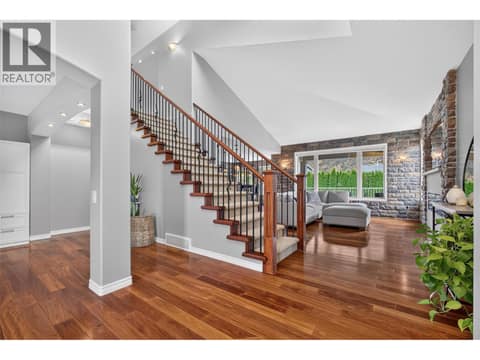 Photo 6 of 2512 Selkirk Drive, Dilworth Mountain, Kelowna