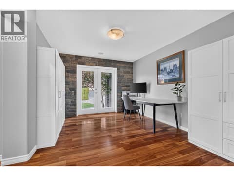Photo 8 of 2512 Selkirk Drive, Dilworth Mountain, Kelowna