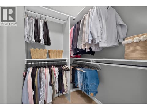 Primary Walk in Closet at 2512 Selkirk Drive, Dilworth Mountain, Kelowna