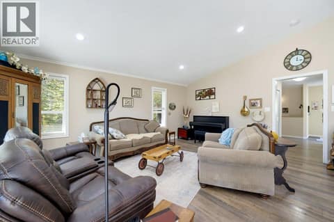 Photo 5 of 741 Gardom Lake Road, Enderby / Grindrod