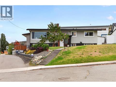 Photo 1 of 1515 ROBINSON Crescent, South Kamloops