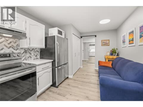 Photo 5 of 262 Kinney Avenue Unit# 311, Main South, Penticton