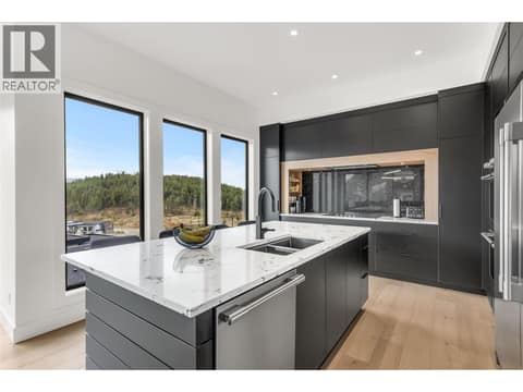 Photo 11 of 1592 Carnegie Street, Black Mountain, Kelowna