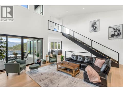 Photo 4 of 1592 Carnegie Street, Black Mountain, Kelowna