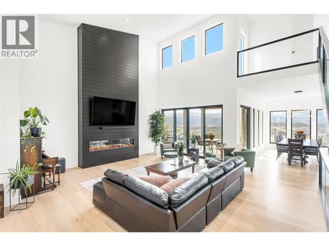 Photo 6 of 1592 Carnegie Street, Black Mountain, Kelowna