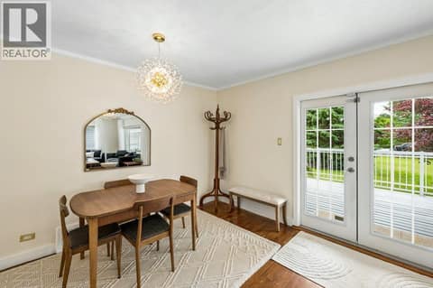 Dining room at 860 Fairview Road, Oliver
