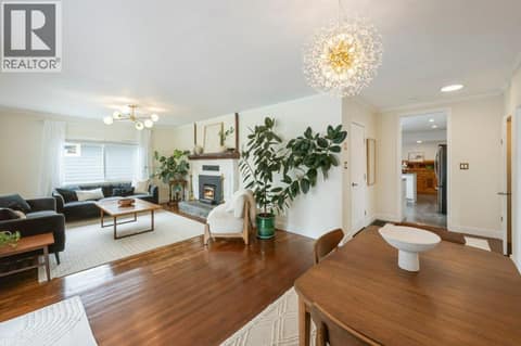 Dining room & living room at 860 Fairview Road, Oliver