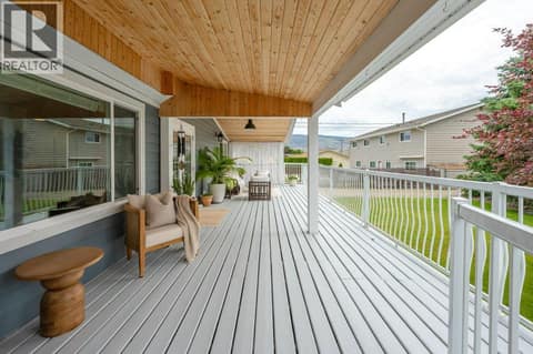 Front porch at 860 Fairview Road, Oliver