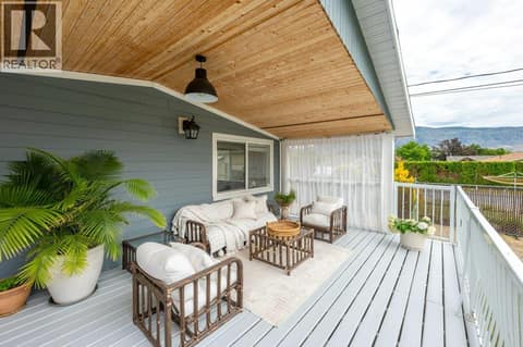 Front porch at 860 Fairview Road, Oliver