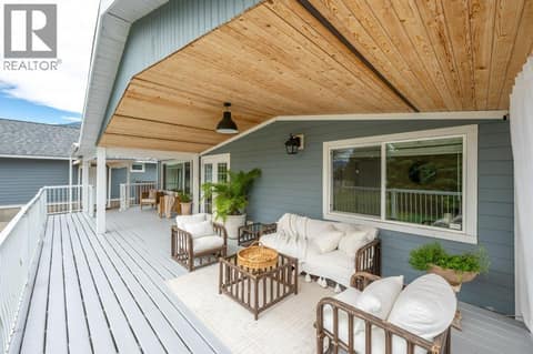 Front porch at 860 Fairview Road, Oliver