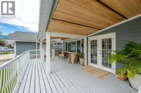 Front porch at 860 Fairview Road, Oliver
