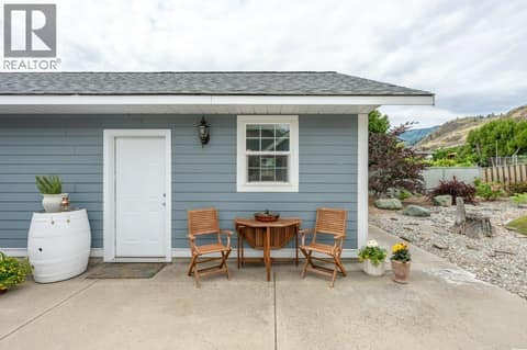 Guest house at 860 Fairview Road, Oliver