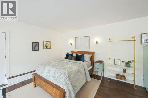 Guest house at 860 Fairview Road, Oliver