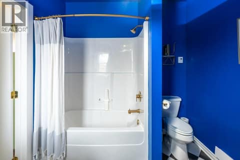 Guest house bathroom at 860 Fairview Road, Oliver