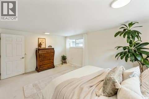 Second bedroom (no closet) at 860 Fairview Road, Oliver