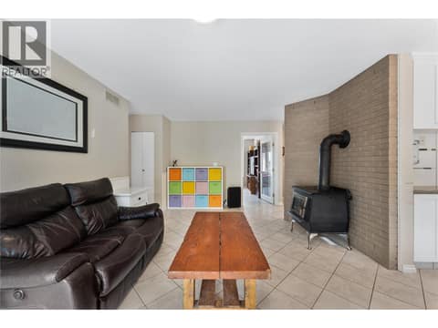 Photo 10 of 3772 Glenway Road, Glenrosa, West Kelowna