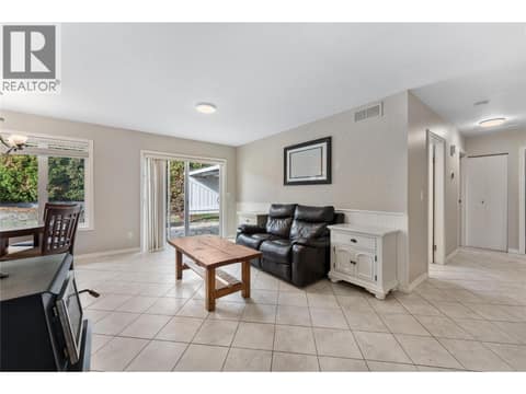 Photo 12 of 3772 Glenway Road, Glenrosa, West Kelowna