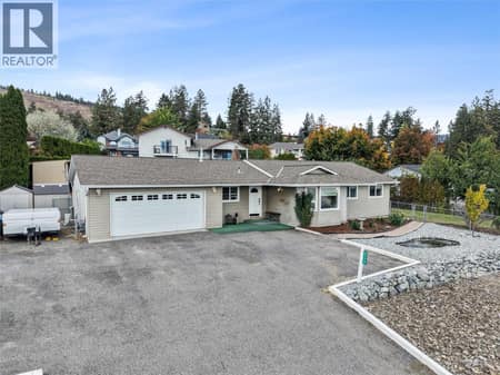 Photo 2 of 3772 Glenway Road, Glenrosa, West Kelowna