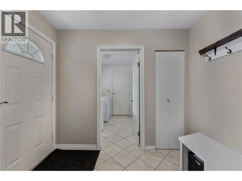 Photo 3 of 3772 Glenway Road, Glenrosa, West Kelowna