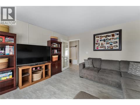 Photo 6 of 3772 Glenway Road, Glenrosa, West Kelowna