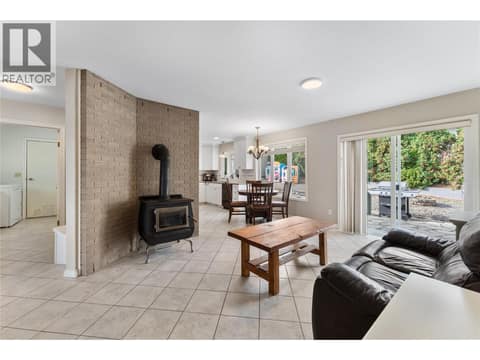 Photo 9 of 3772 Glenway Road, Glenrosa, West Kelowna