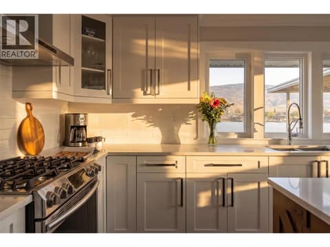Photo 18 of 40 Bayview Crescent, Osoyoos