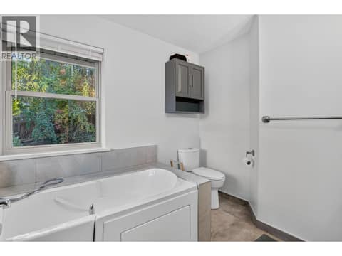 Photo 30 of 1759 Spruceglen Drive, Glenmore, Kelowna