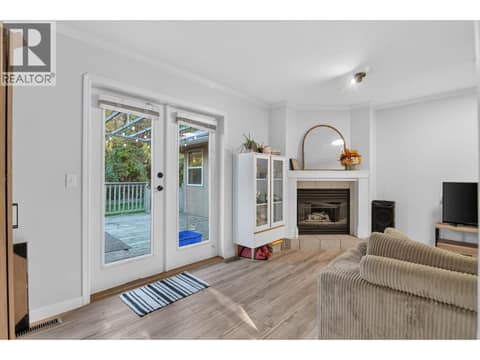 Photo 9 of 1759 Spruceglen Drive, Glenmore, Kelowna