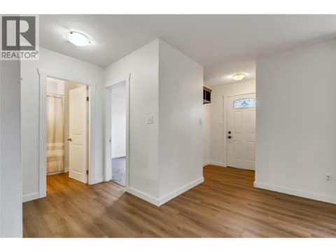 Photo 4 of 3815 Okanagan Avenue, Mission Hill, Vernon