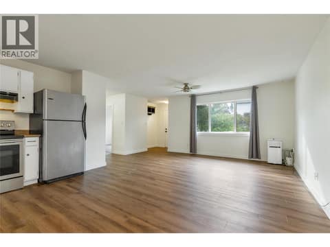 Photo 6 of 3815 Okanagan Avenue, Mission Hill, Vernon